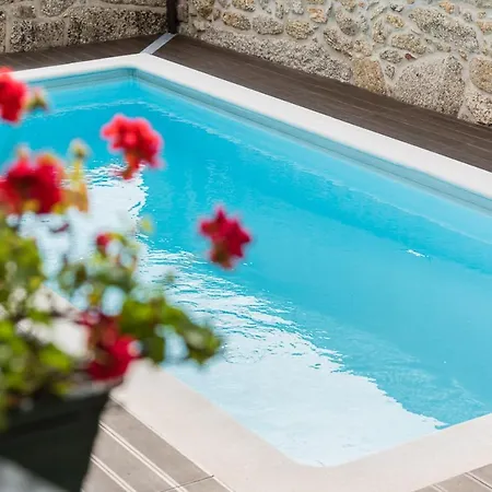 Private With Saltwater Pool And Nature Views 펜션