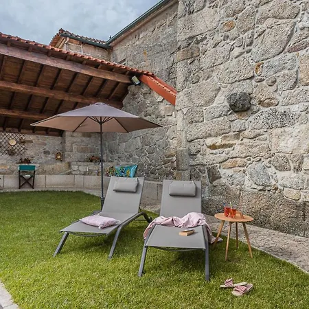 Дом отдыха Private Nature With Saltwater Pool In North Portugal Кабесейраш-ди-Башту
